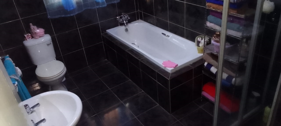 3 Bedroom Property for Sale in Azalea Park North West